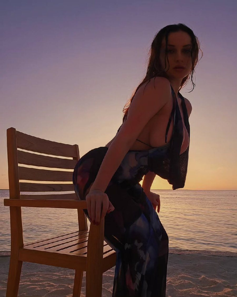 Sexy girl Miranda Faith nude in Dallas