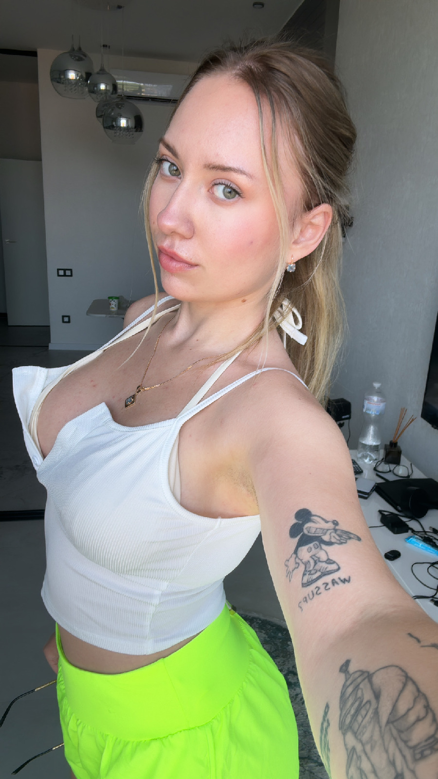 KateV in her underwear in Dallas